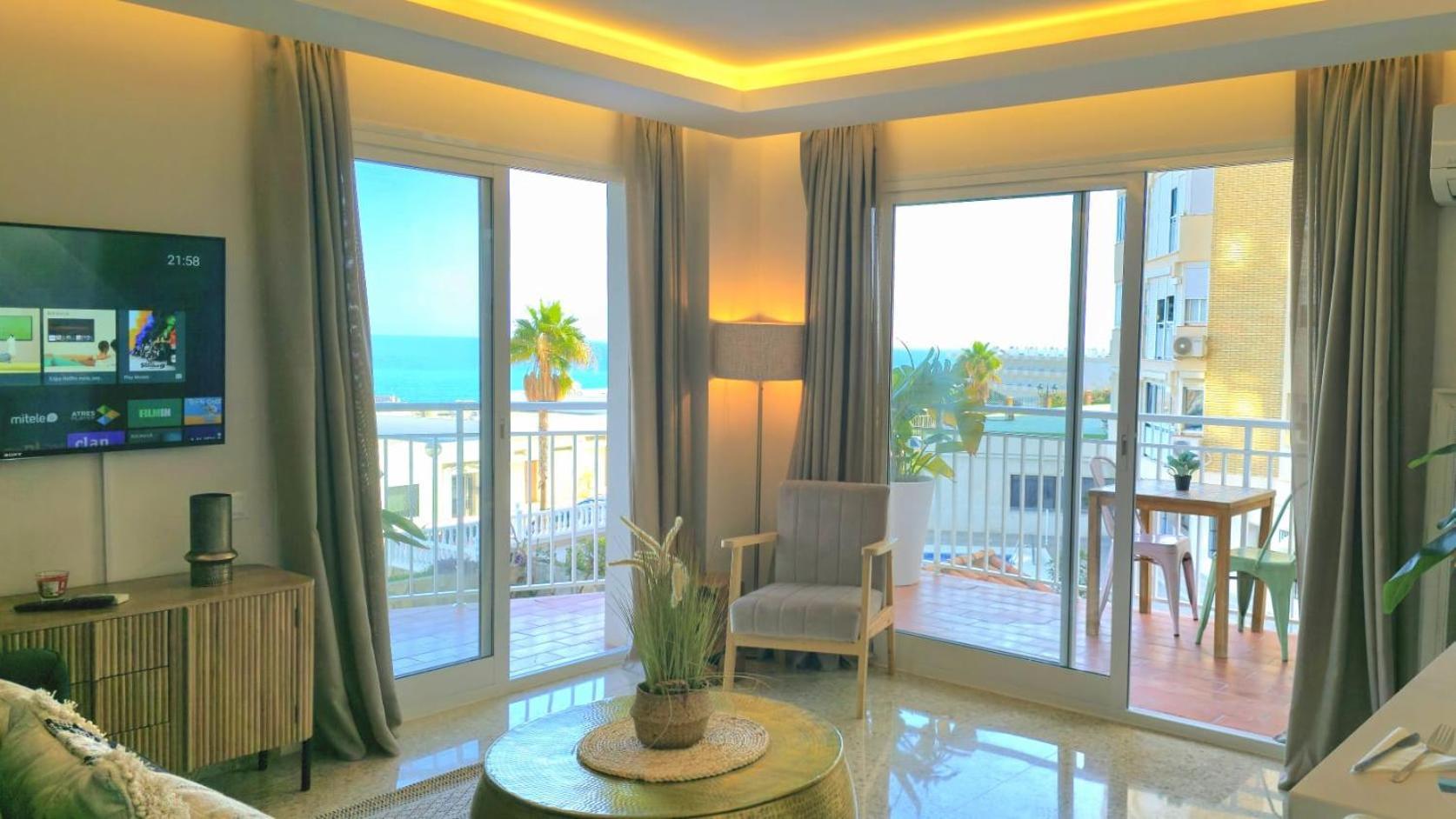 Seaview Retreat Torremolinos City Center, With Pool And Amazing Views By Namaste Elite Dış mekan fotoğraf